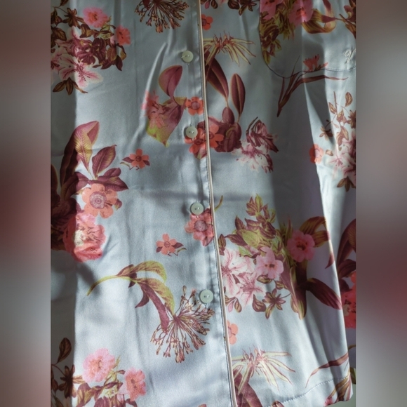 New Victoria's Secret Satin Pajama Set Lavender Floral Pattern XL - Picture 6 of 10